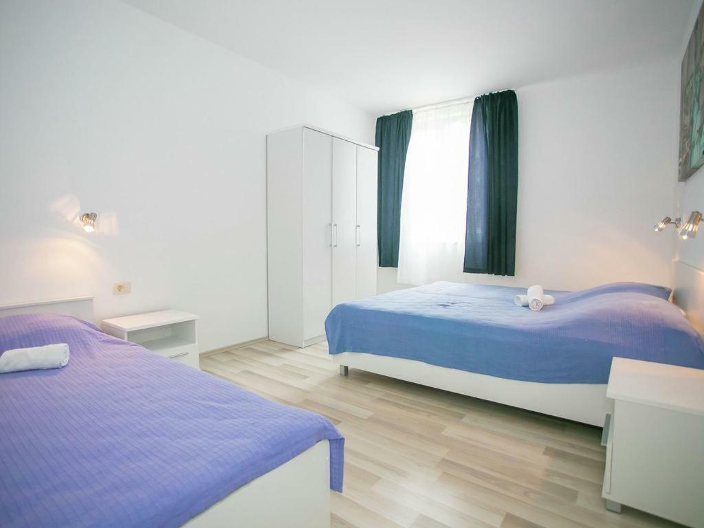 Sesar Apartments Krk - No. 3 Cvita Krk Town Eksteriør bilde