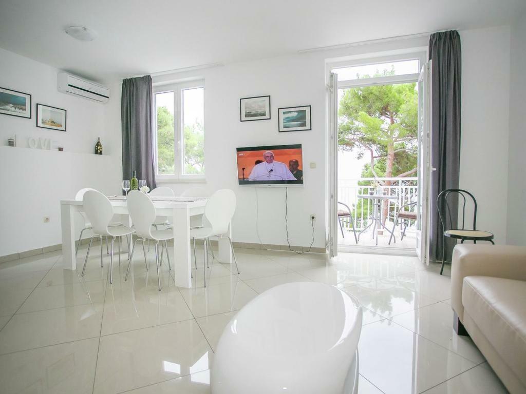 Sesar Apartments Krk - No. 3 Cvita Krk Town Eksteriør bilde